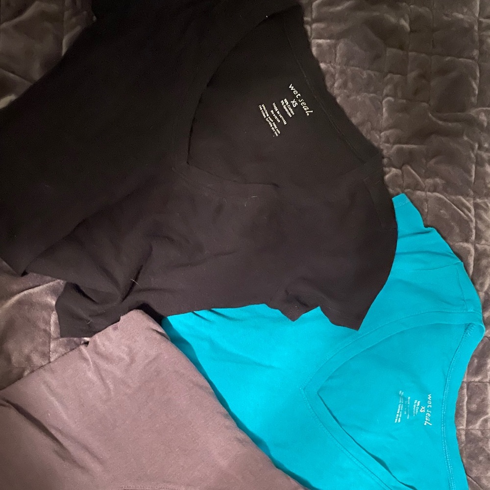 4 V-neck Shirt bundle
